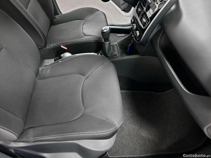 Renault Clio 1.5 dCi Zen — fotografia 12