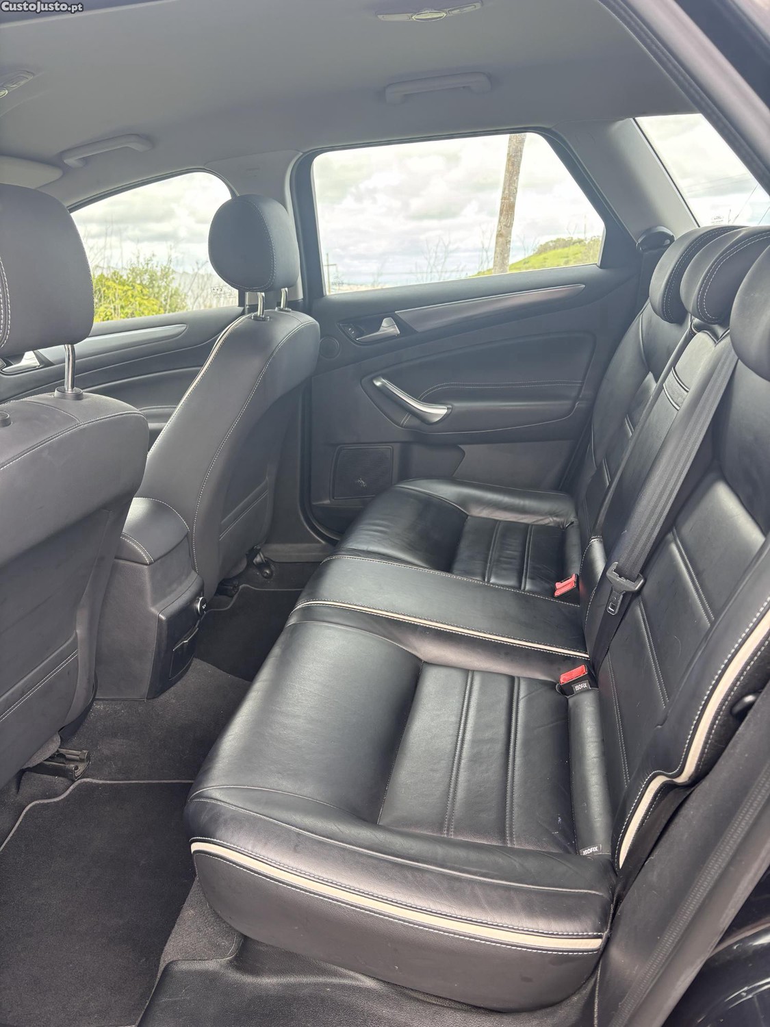 Ford Mondeo 1.6 TDCi Titanium Business 109g — fotografia 2