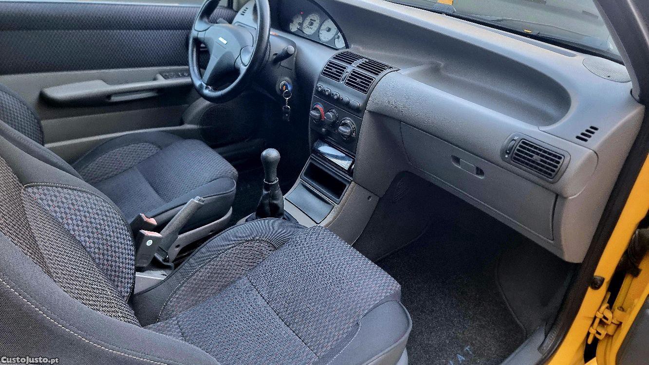 Fiat Punto Gt — fotografia 4