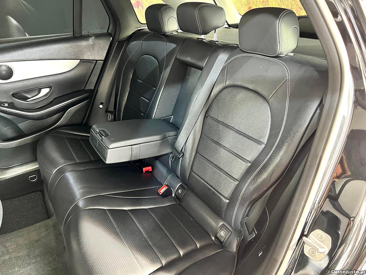 Mercedes-Benz GLC 220 d 4Matic Edition — fotografia 2