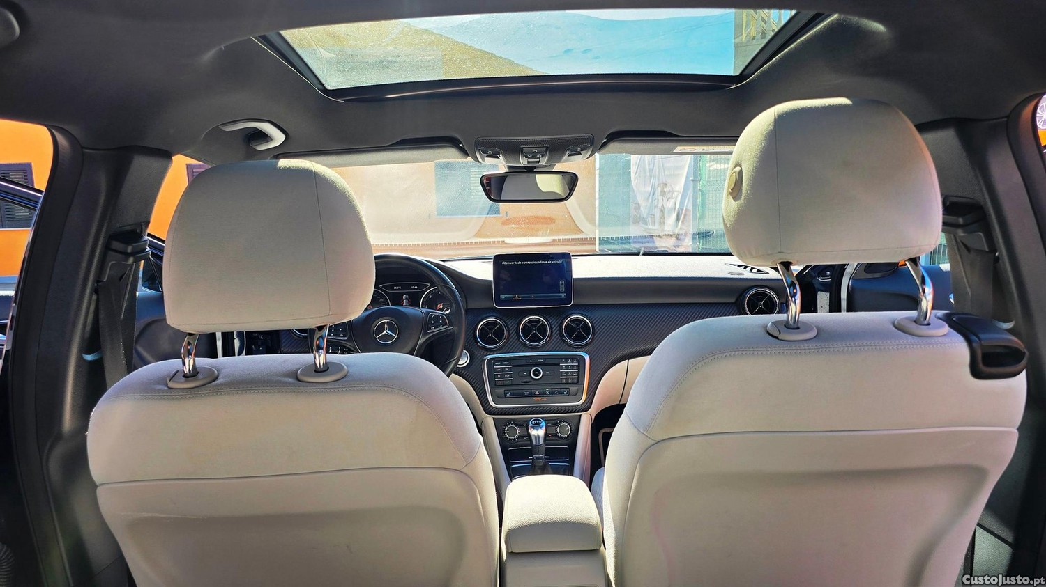 Mercedes-Benz GLA 180 d Style — fotografia 20