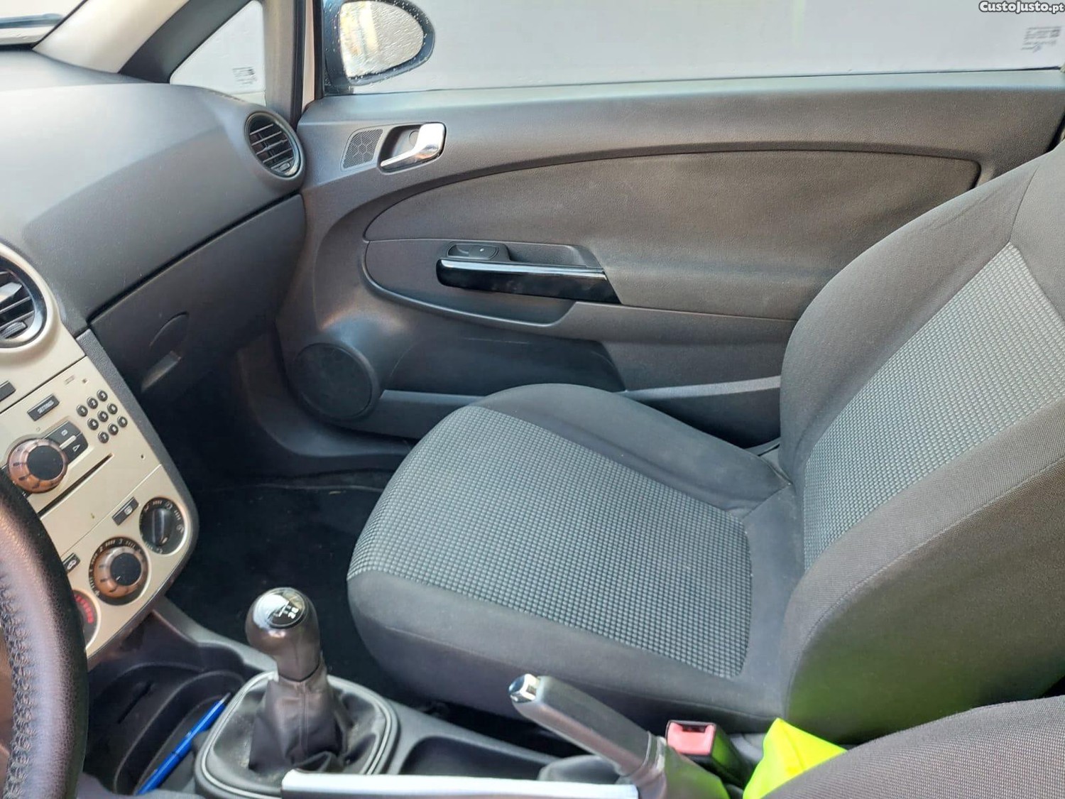 Opel Corsa 1.3cdti — fotografia 11