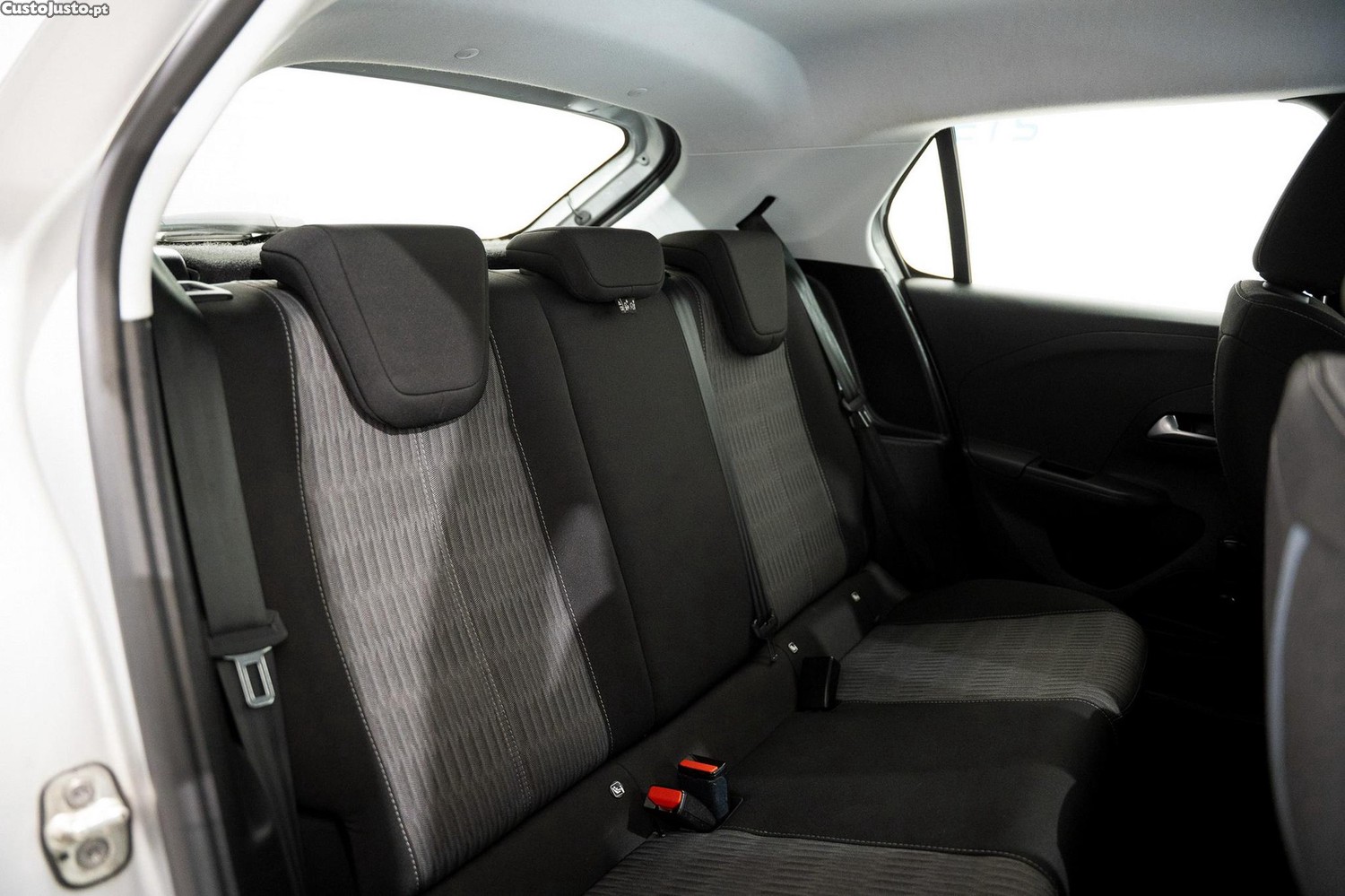 Opel Corsa 1.5 D Edition — fotografia 3