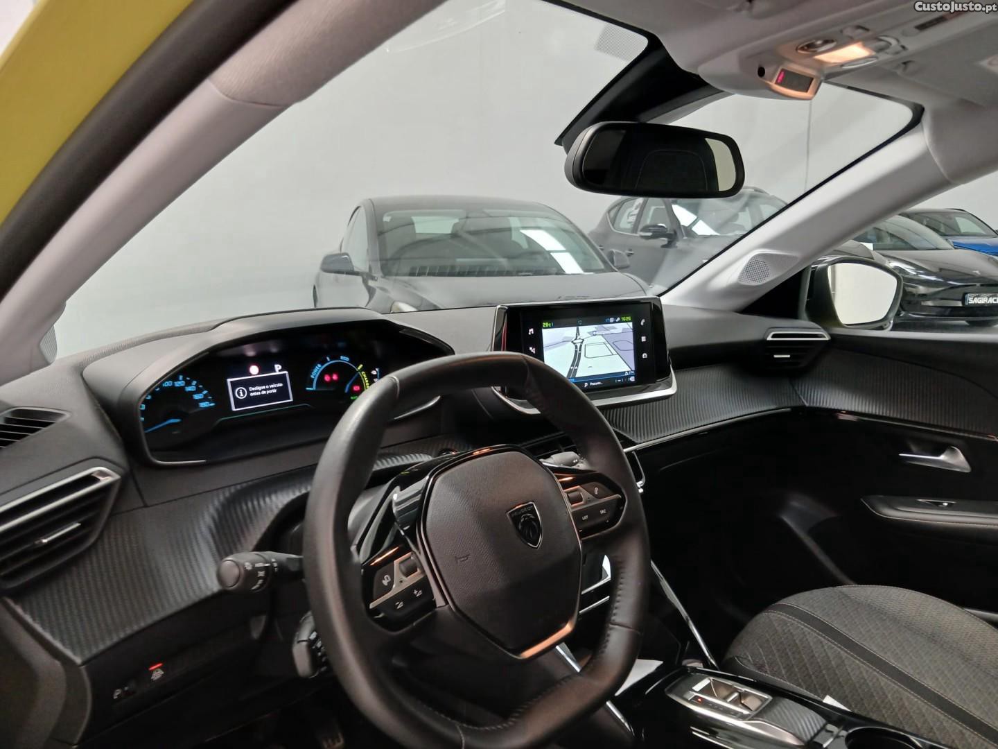 Peugeot e-208 50 kWh Style — fotografia 10
