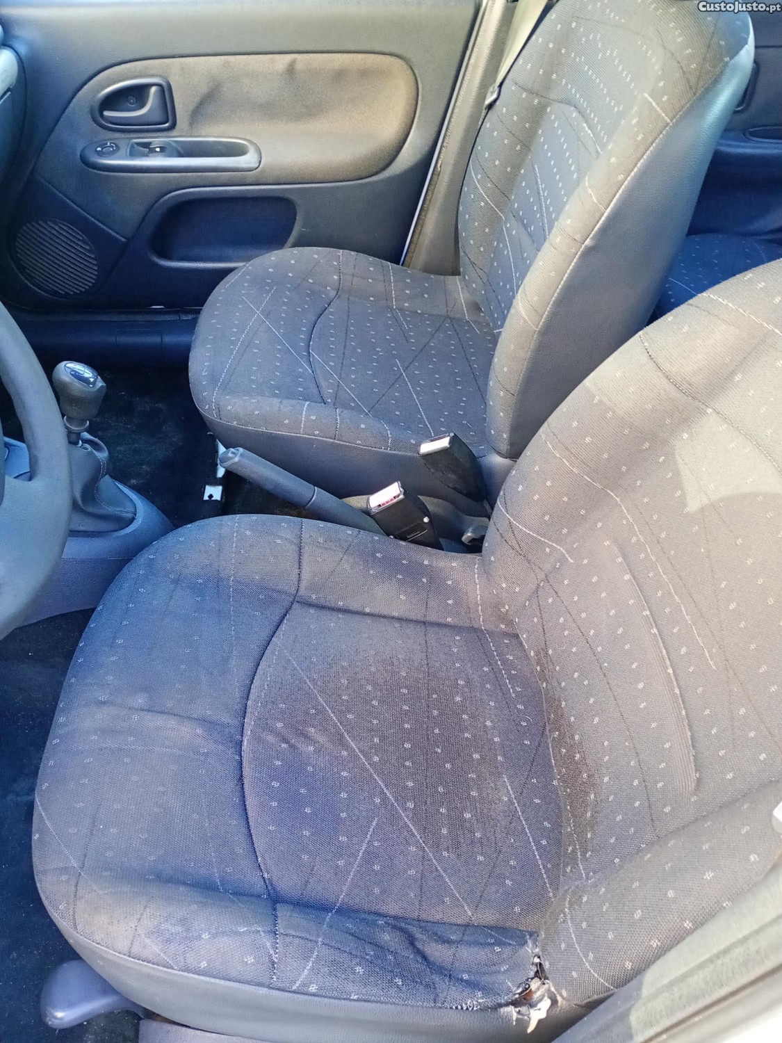 Renault Clio 1.5 DCI — fotografia 6