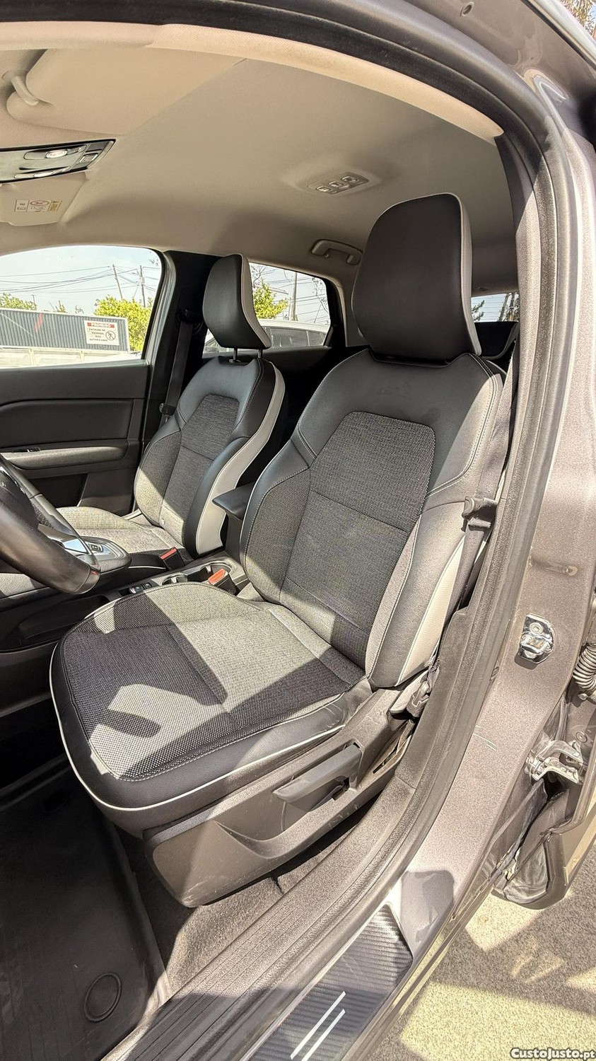 Renault Captur 1.6 E-Tech Full Hybrid de 2020 — fotografia 8