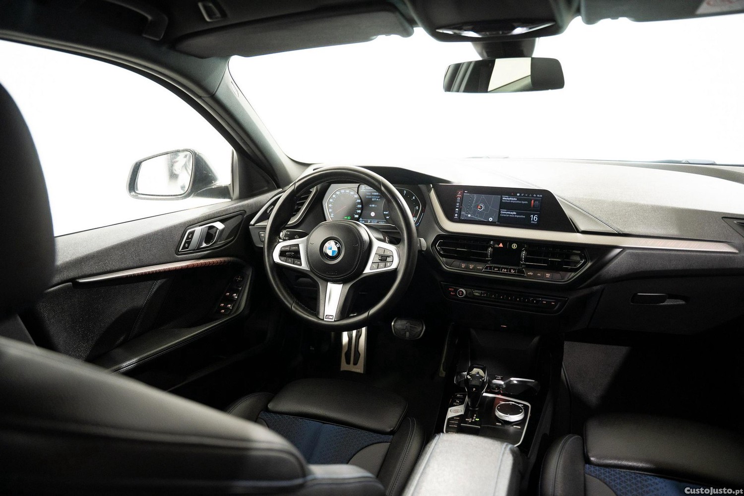 BMW 116 d Pack Desportivo M Auto — fotografia 16