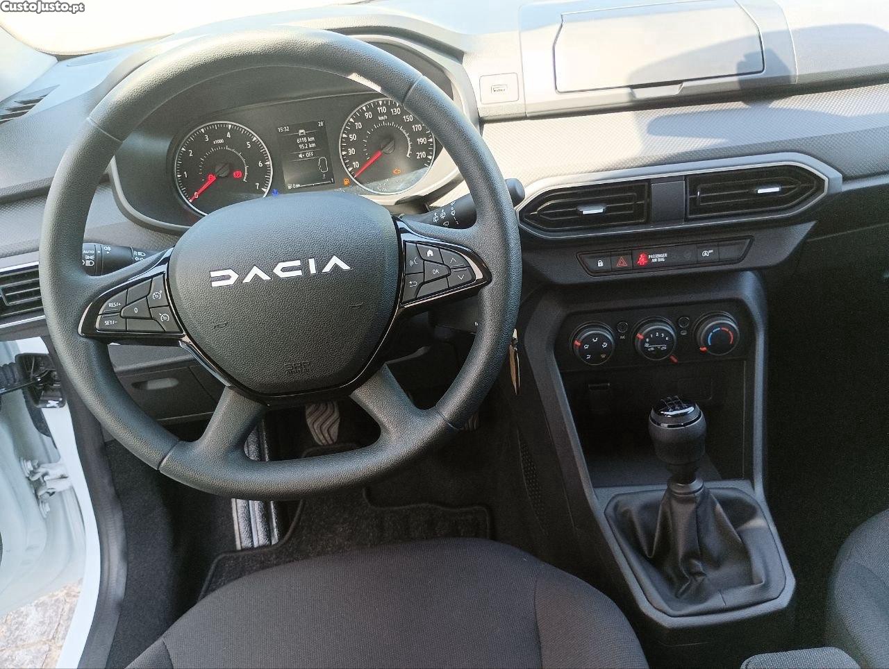 Dacia Sandero 1.0 SCe 65 CV — fotografia 3