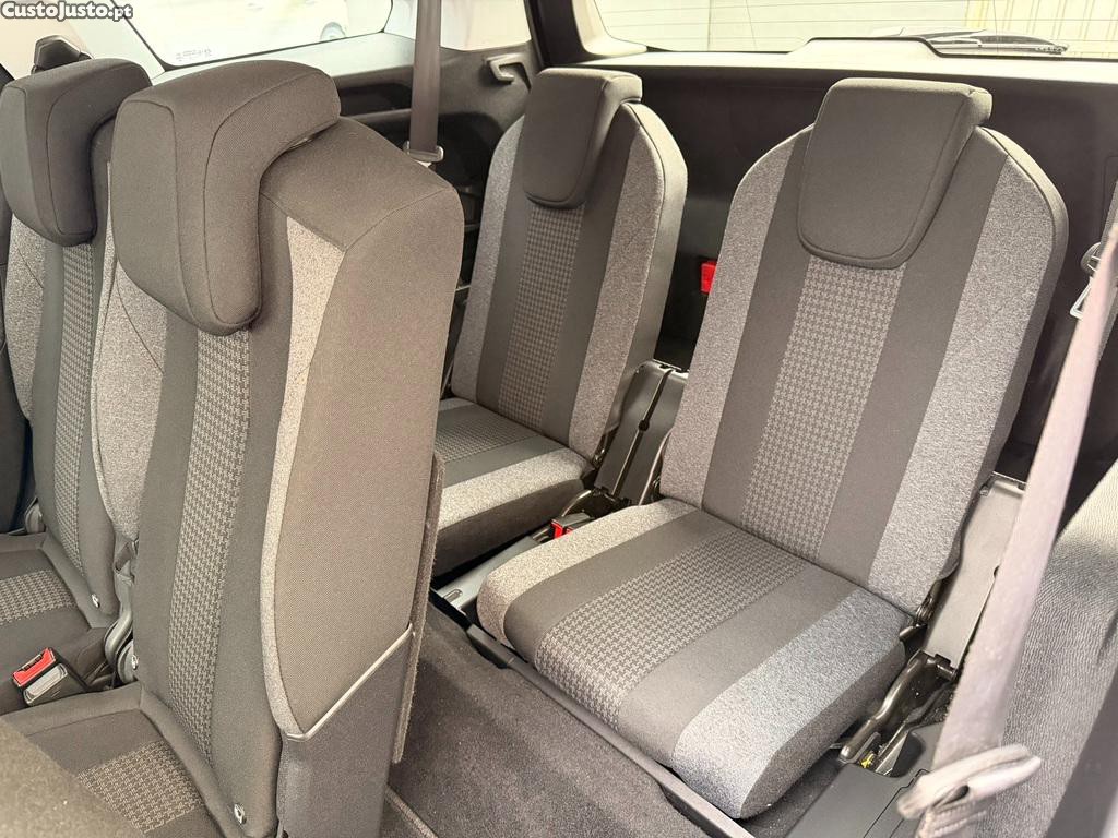 Peugeot 5008 1.5 BlueHdi 130cv Allure 7 Lugares — fotografia 2