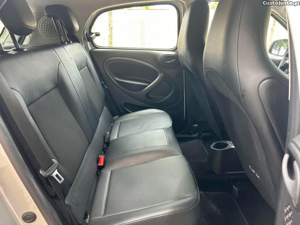 Smart Forfour EQ Eletric Drive 60KW C/NOVO — fotografia 2