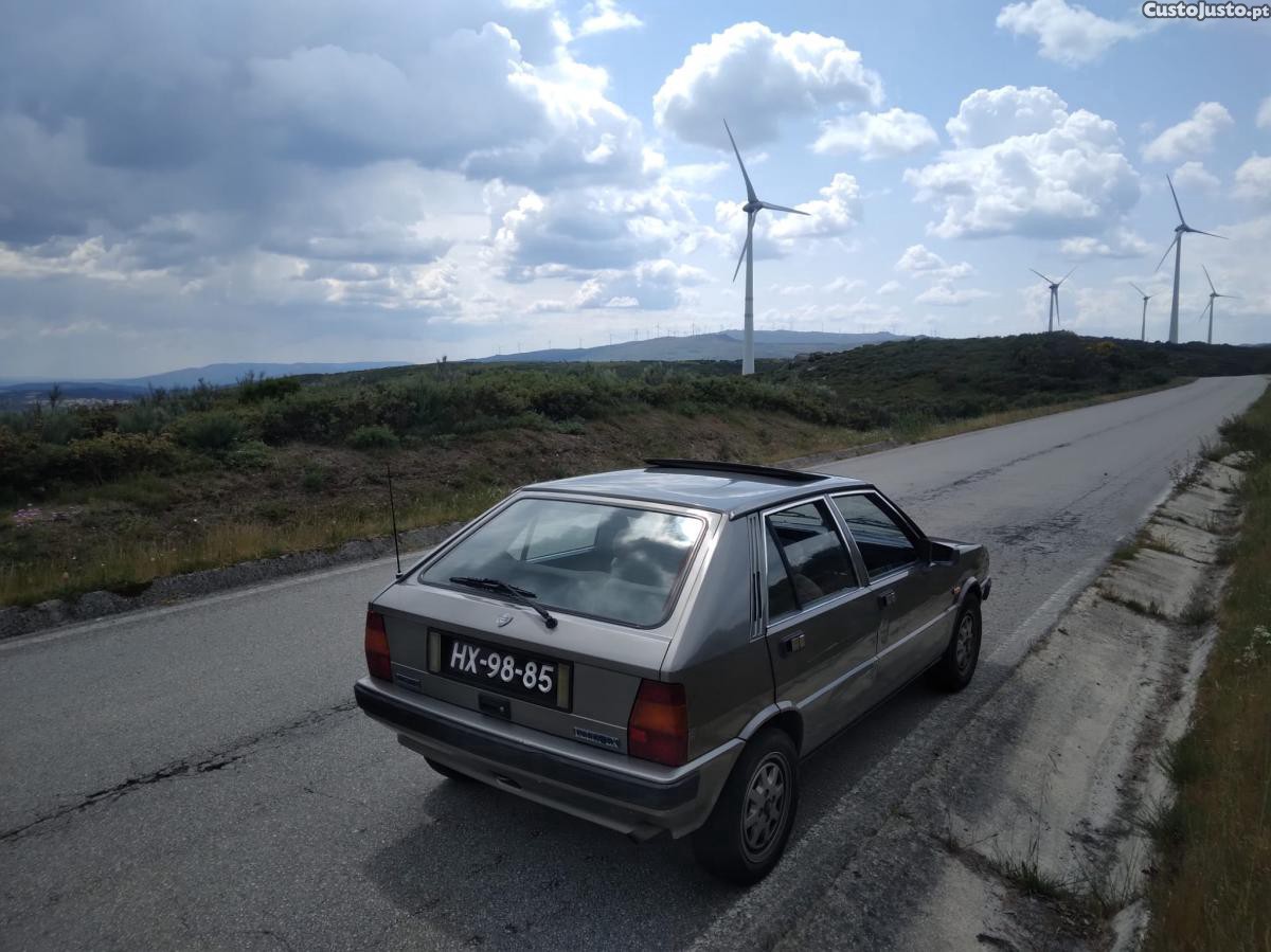 Lancia Delta 1.3 LX - 90 foto 2
