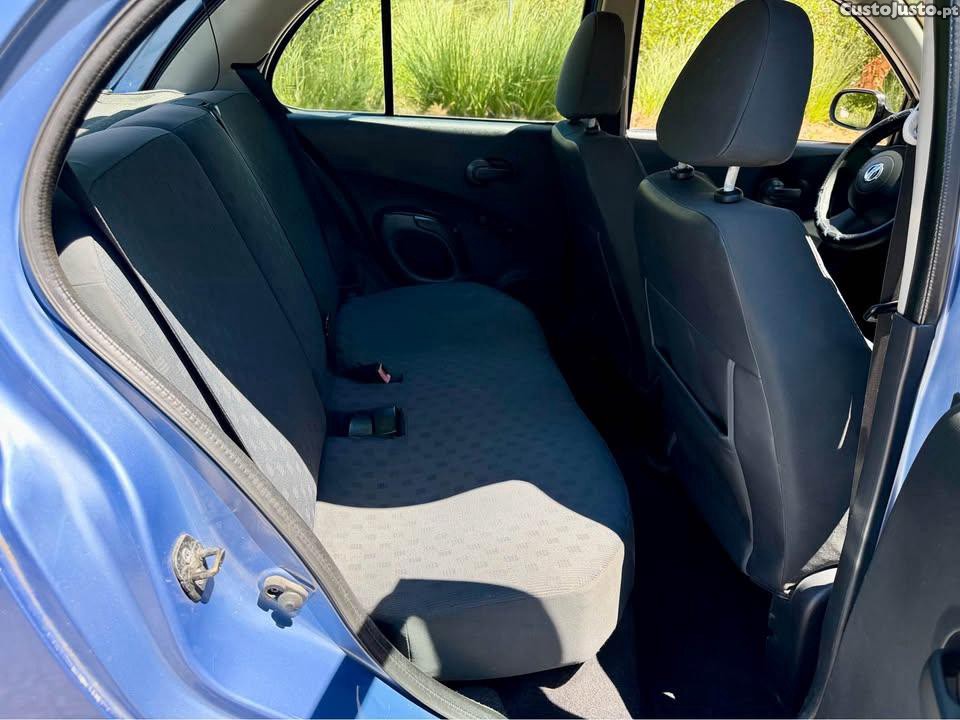 Nissan Micra 1.0 GPL/Gasolina — fotografia 3