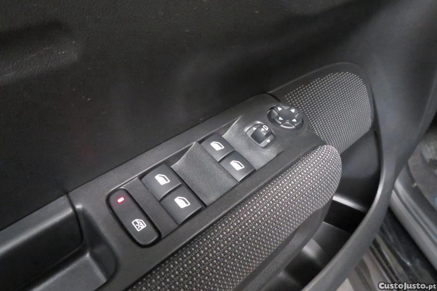 Citroën C3 Aircross 1.2 PureTech Plus — fotografia 12