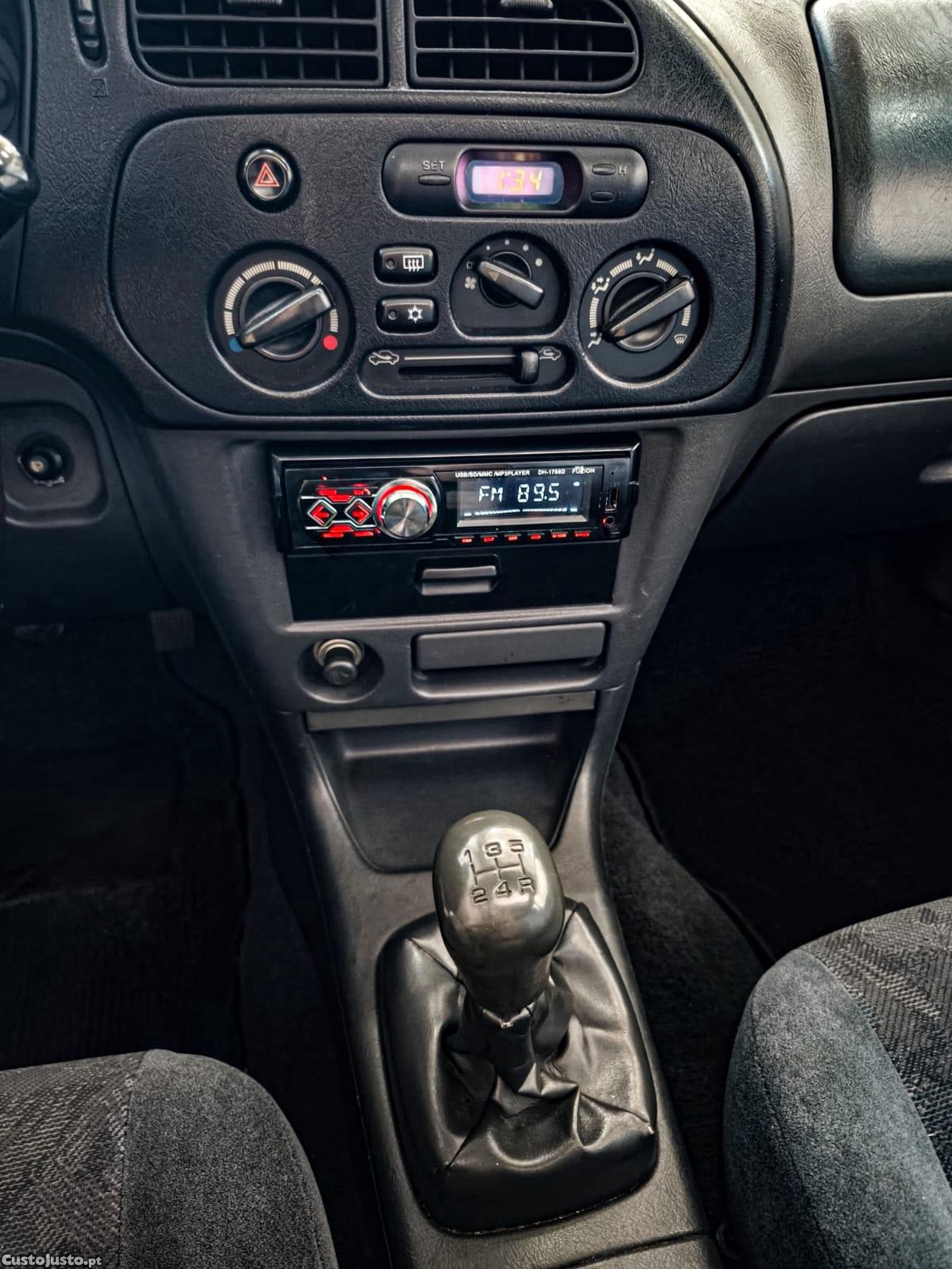 Mitsubishi Lancer 1.3GLX — fotografia 8
