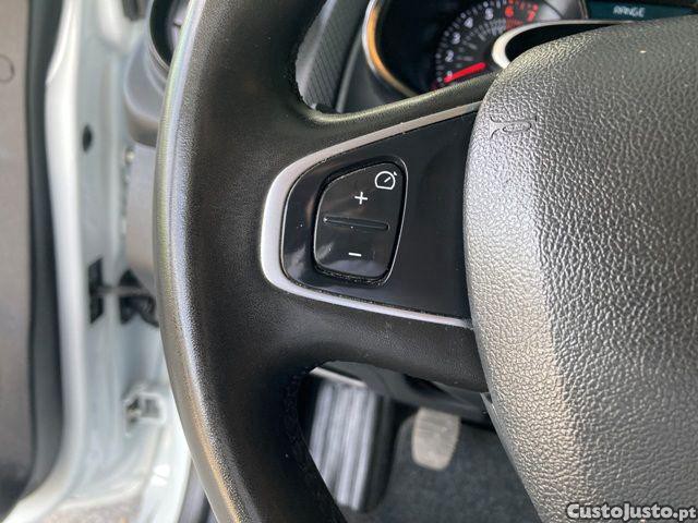 Renault Clio TCe 90 Dynamique — fotografia 18