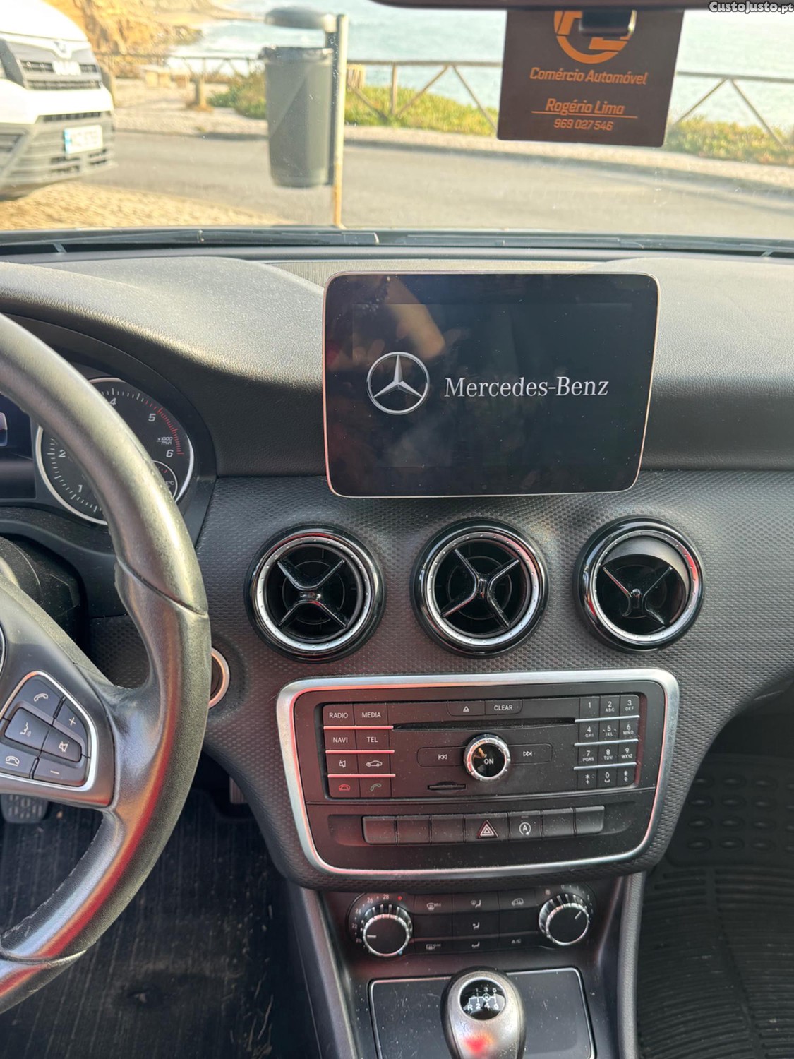 Mercedes-Benz A 180 d blue efficiency — fotografia 3