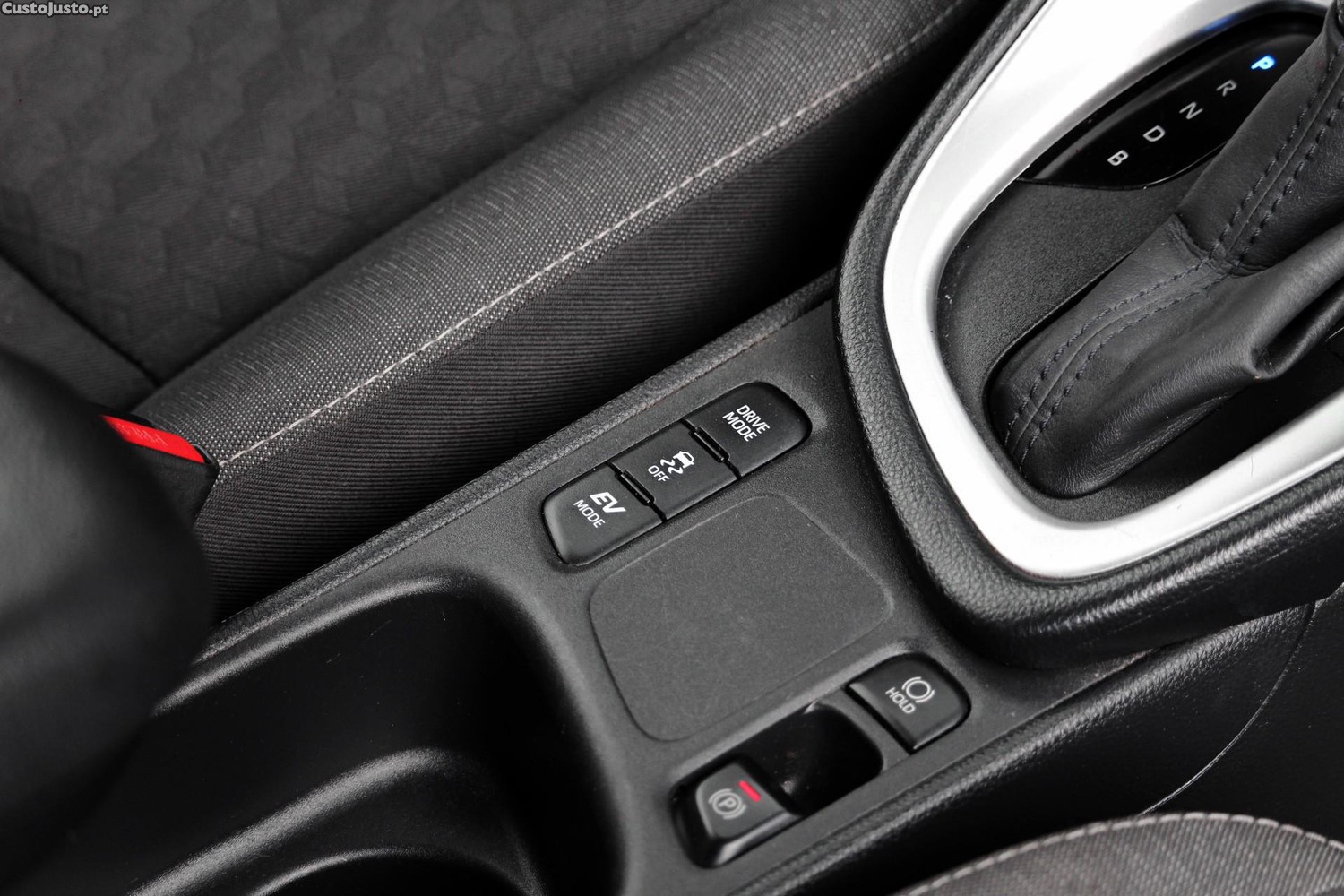 Toyota Yaris 1.5 HDF Comfort — fotografia 14
