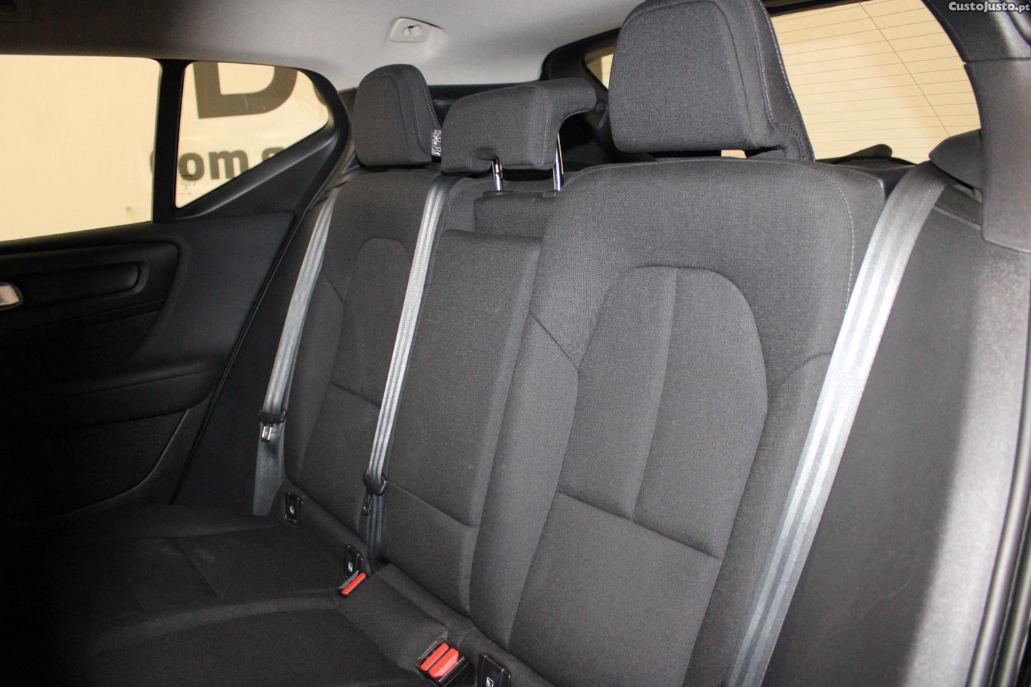 Volvo XC 40 1.5 T2 MOMENTUM CORE — fotografia 7
