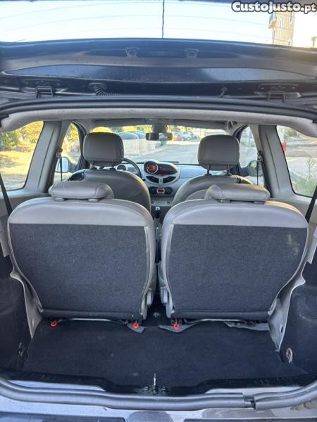 Renault Twingo 1.5 diesel Initiale Paris — fotografia 3