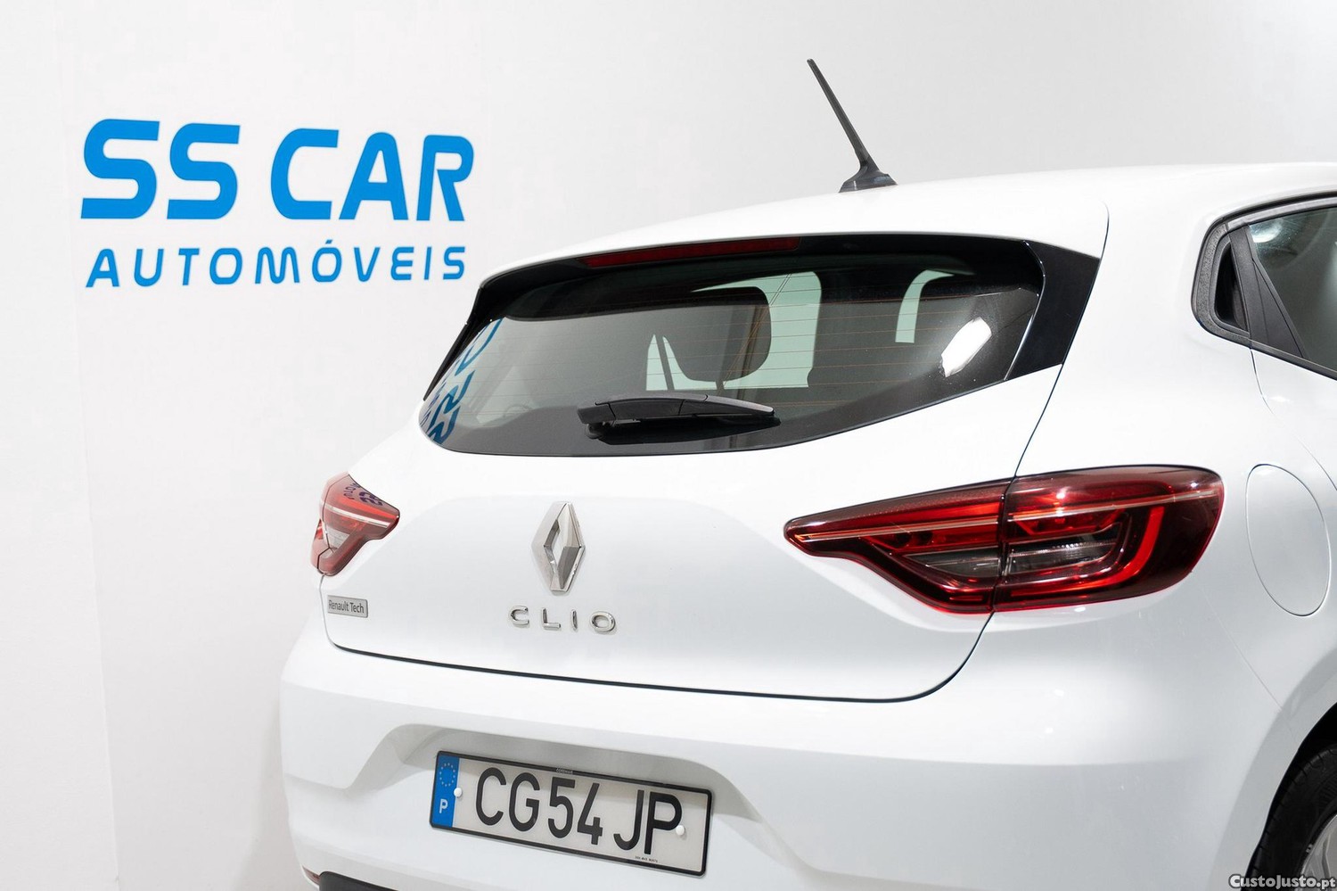 Renault Clio 1.0 SCe Zen — fotografia 17
