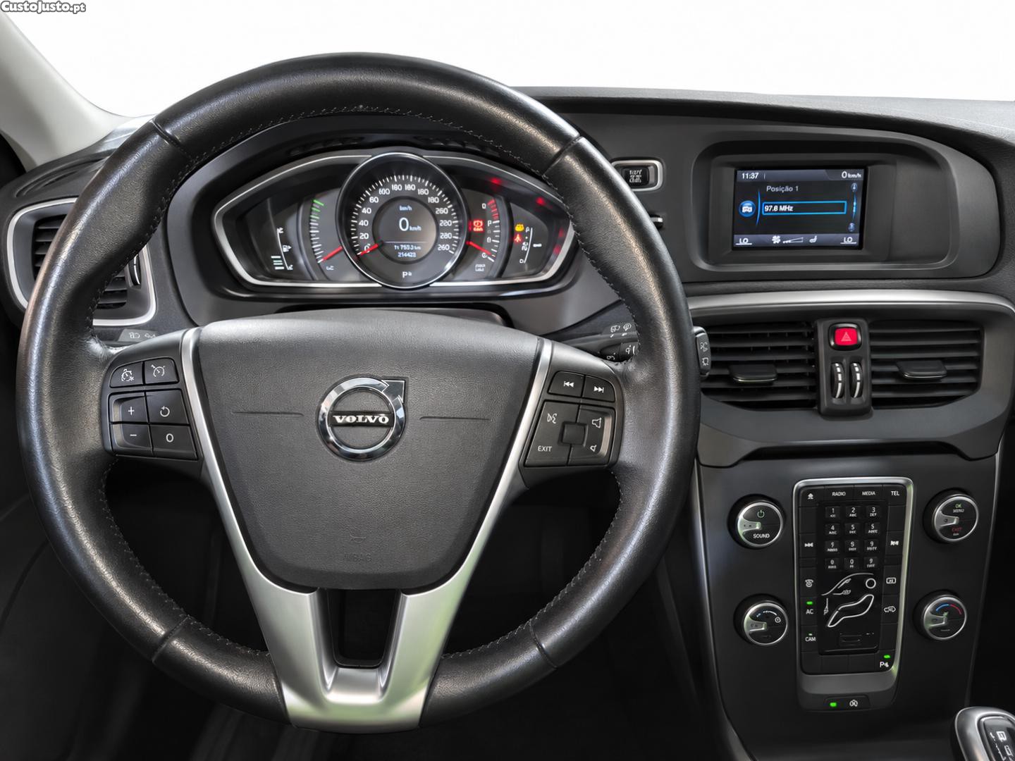 Volvo V40 2.0 D3 MOMENTUM — fotografia 4