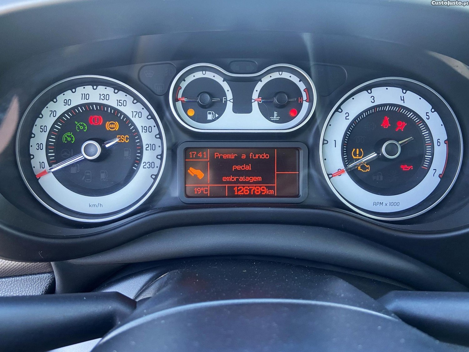 Fiat 500L 0.98V TwinAir7 Lugares (105cv) — fotografia 6