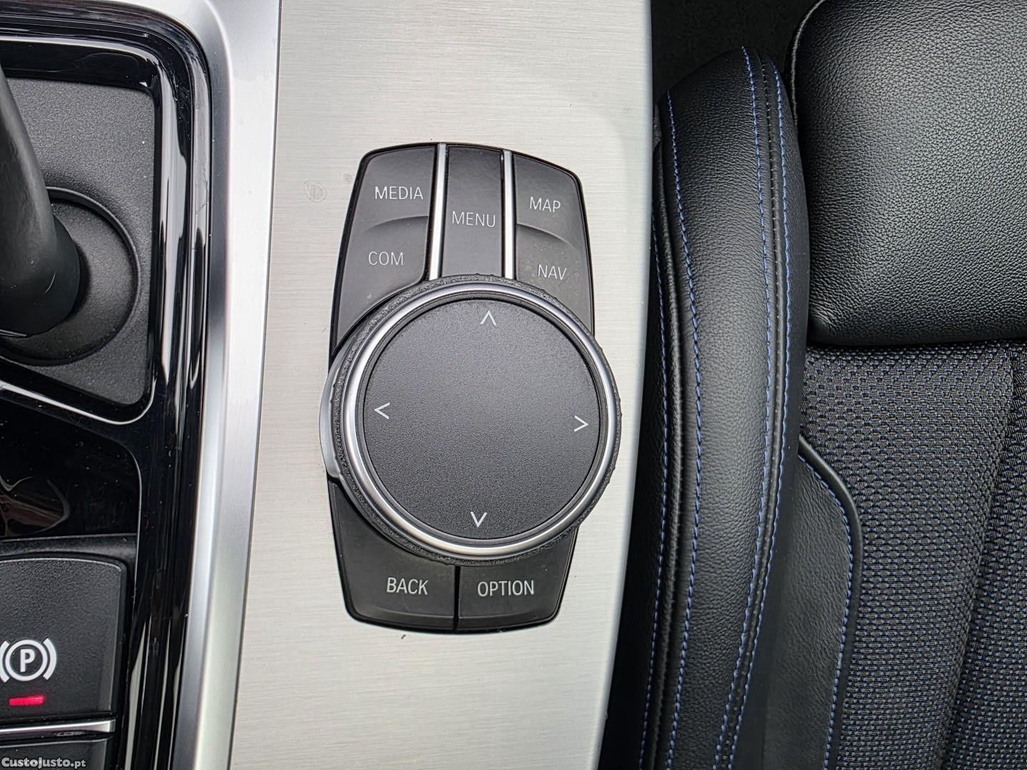 BMW X4 M40 d Auto — fotografia 33