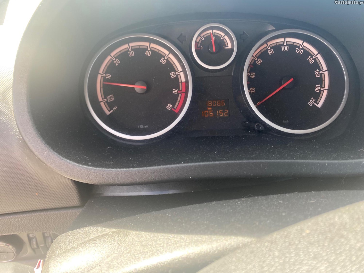 Opel Corsa D — fotografia 8