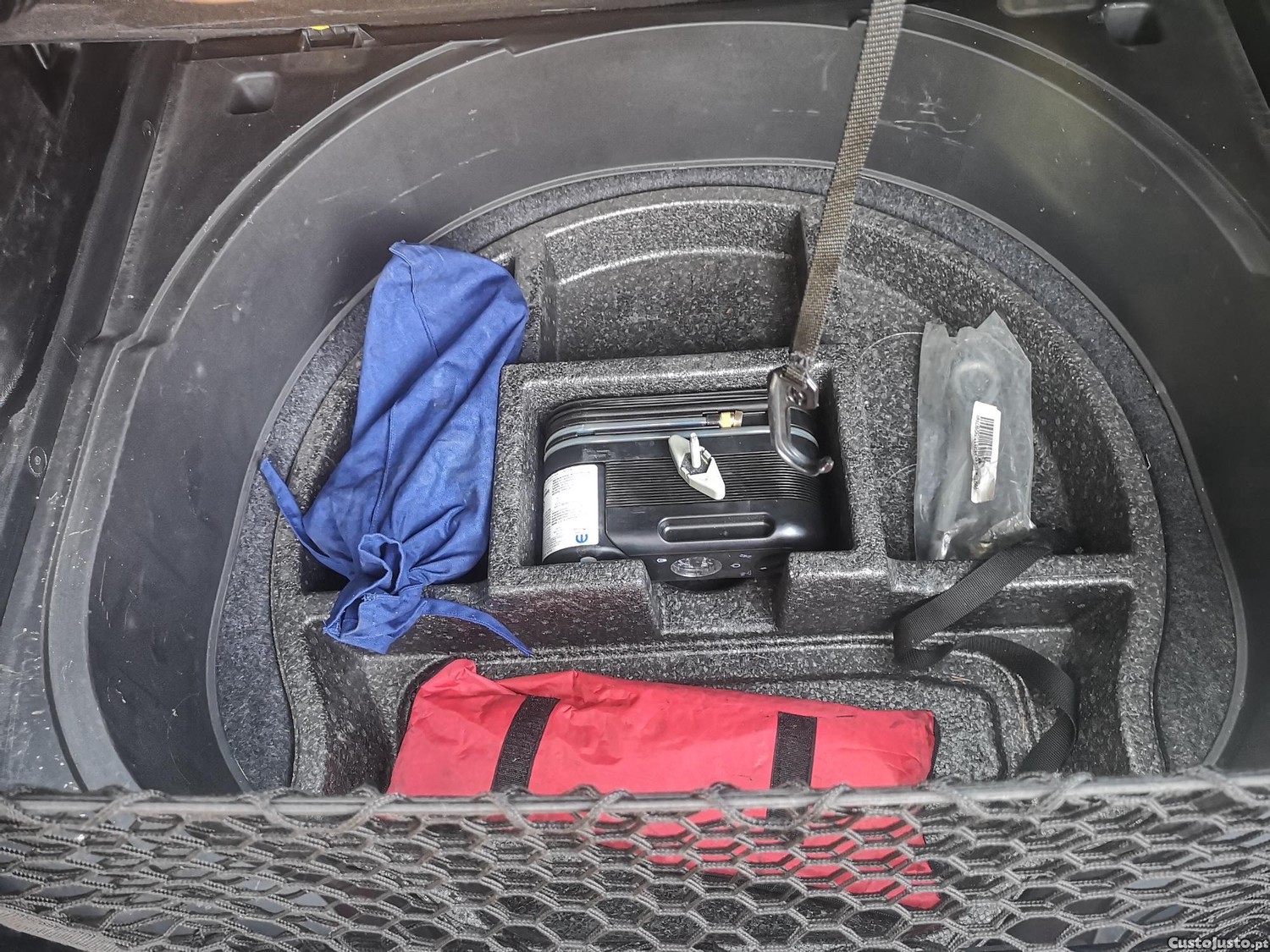 Jeep Cherokee 2.0 MJD LONGITUDE - NACIONAL - C/ GARANTIA - "C/ Gancho de Reboque" — fotografia 13