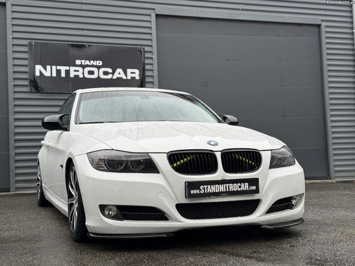 BMW 318 D TOURING C/ EXTRAS PACK M — fotografia 9