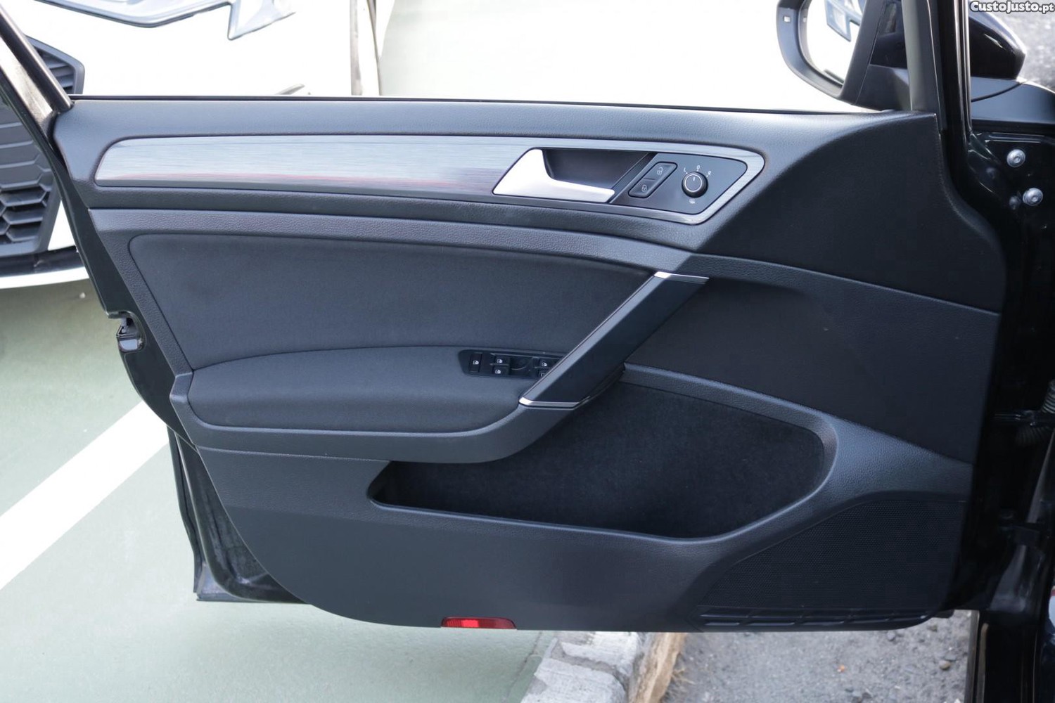 Volkswagen Golf Variant 1.0 TSI Confortline 115cv — fotografia 34