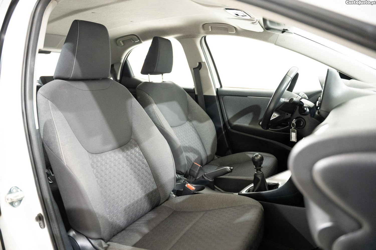 Toyota Yaris 1.5 VVT-i Comfort — fotografia 3