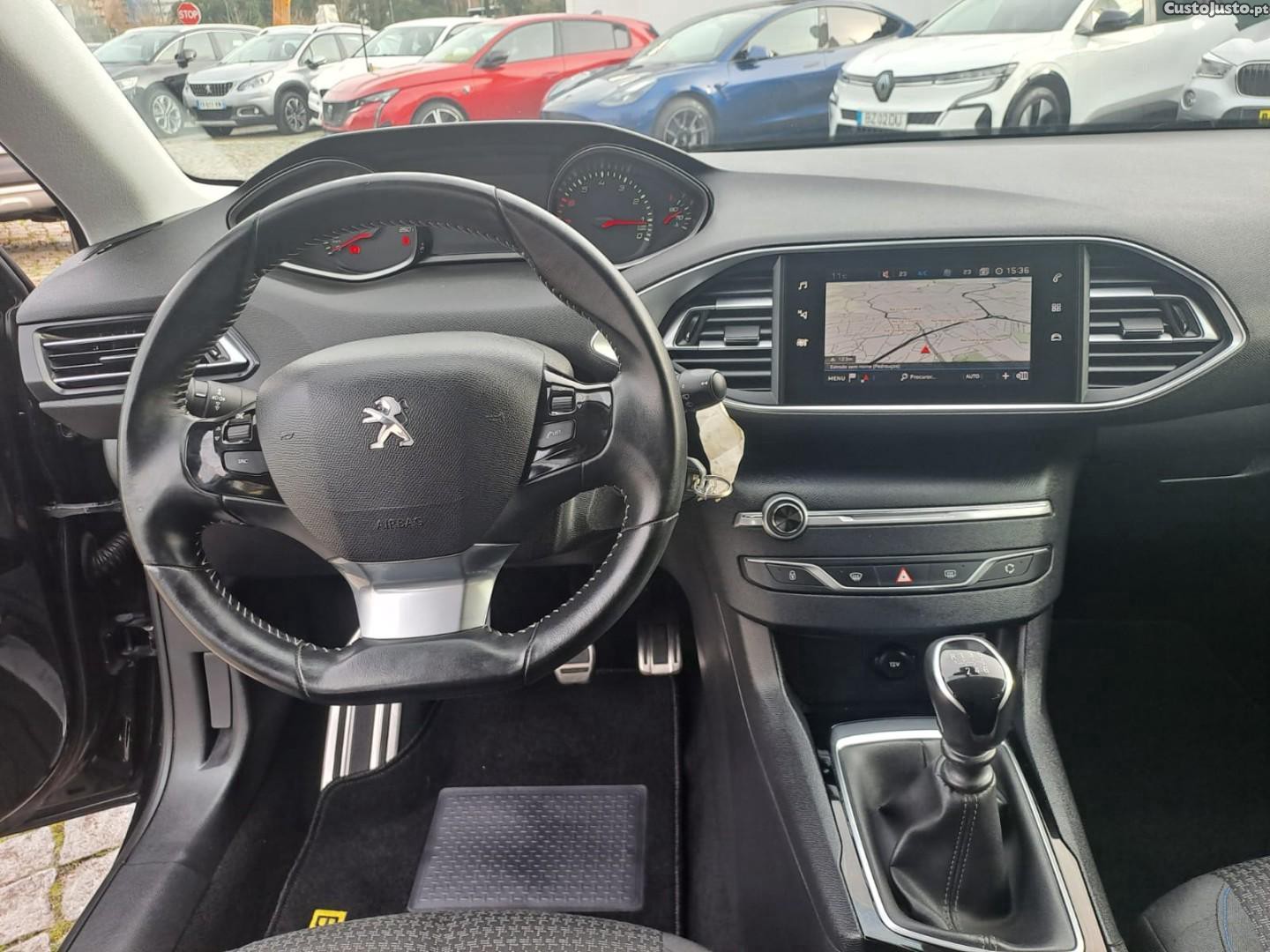 Peugeot 308 PureTech 110 Stop & Start Allure — fotografia 4