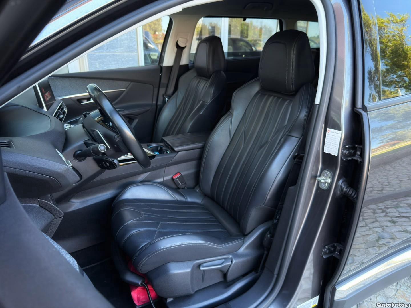Peugeot 5008 1.5 BlueHDi Allure Pack EAT8 — fotografia 19