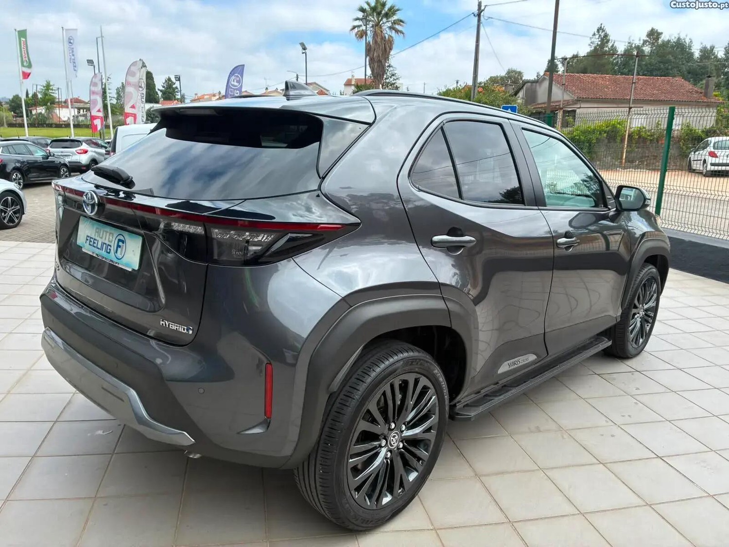 Toyota Yaris 1.5 HDF Luxury — fotografia 30