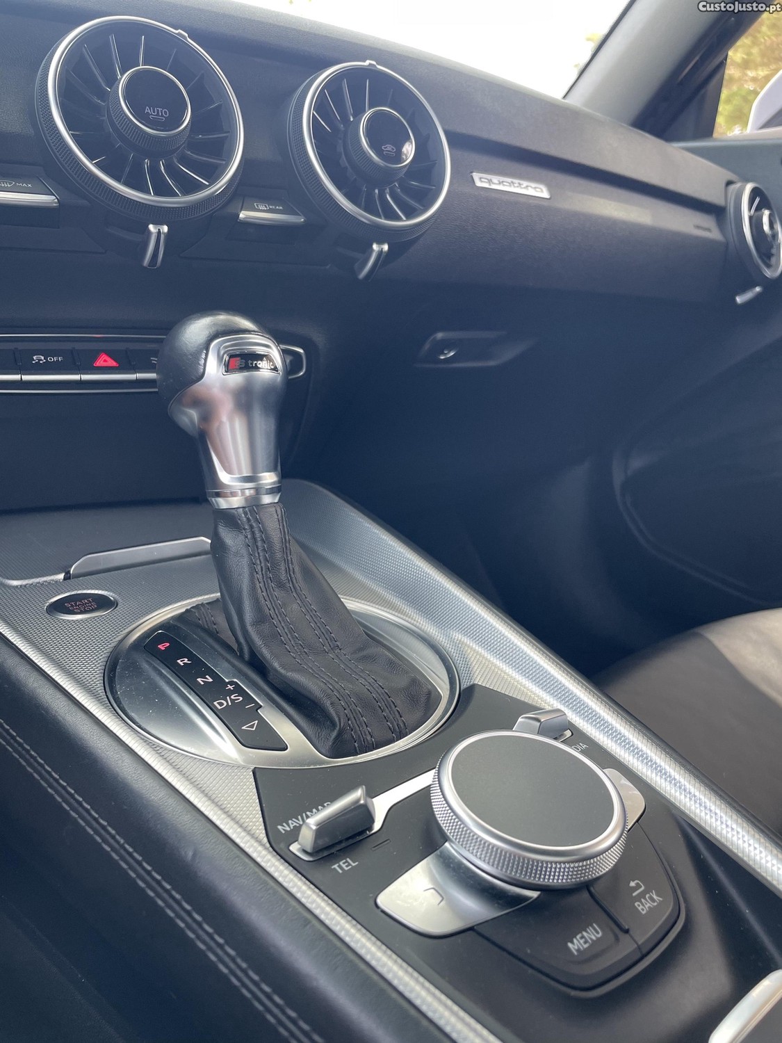Audi TT Roadster Quattro 2.0 TFSI — fotografia 2
