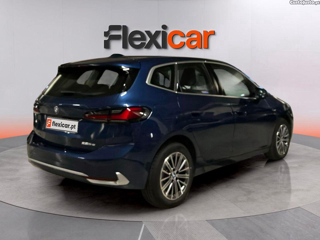 BMW 225 Active Tourer XE e xDrive Line Luxury — fotografia 22