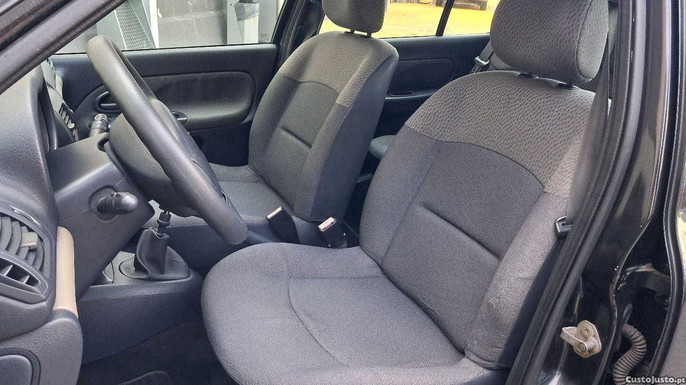 Renault Clio 1.2 Gasolina em Perfeito estado — fotografia 4