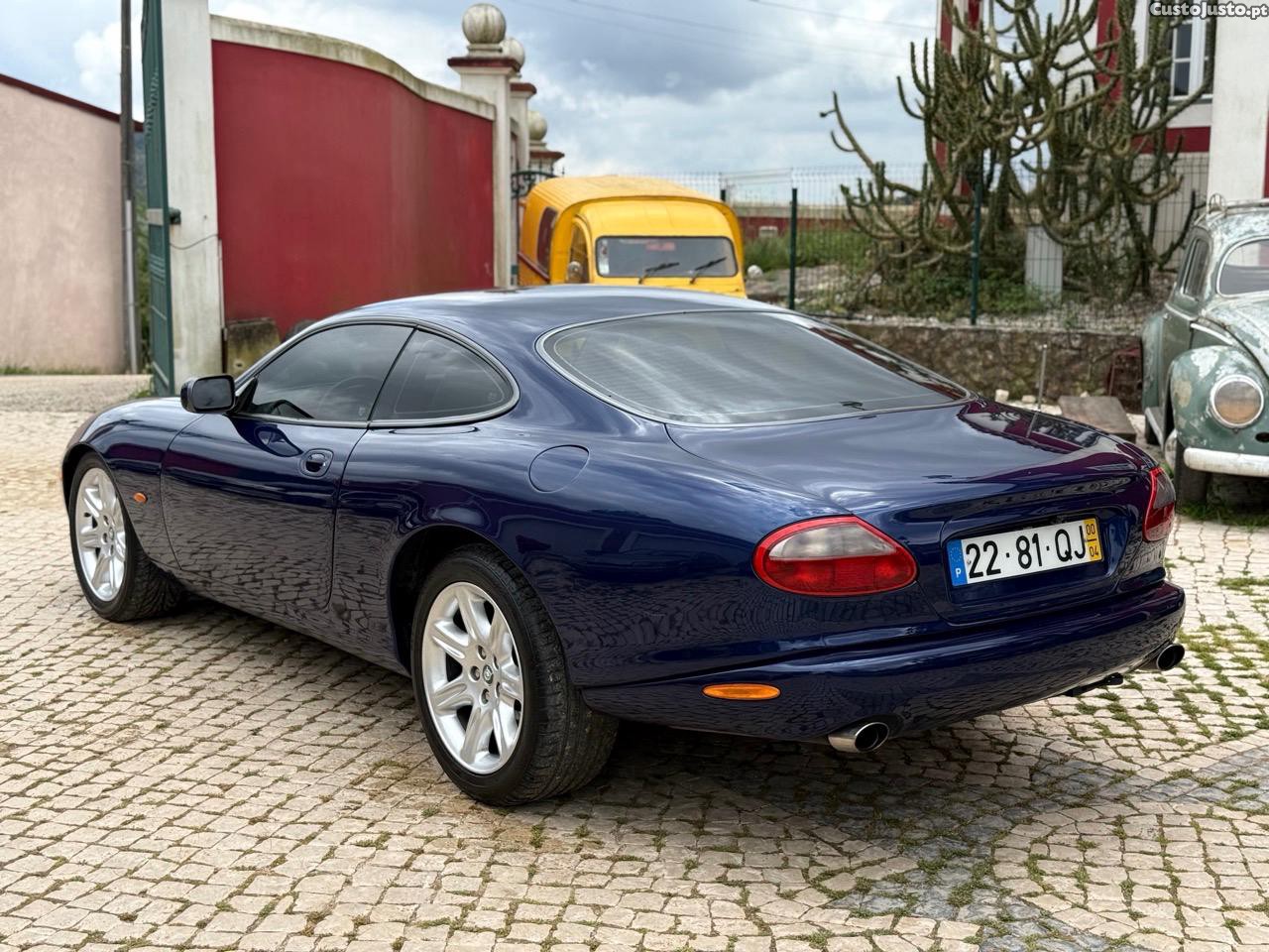 Jaguar XK8 Coupe - 97 — photo 5