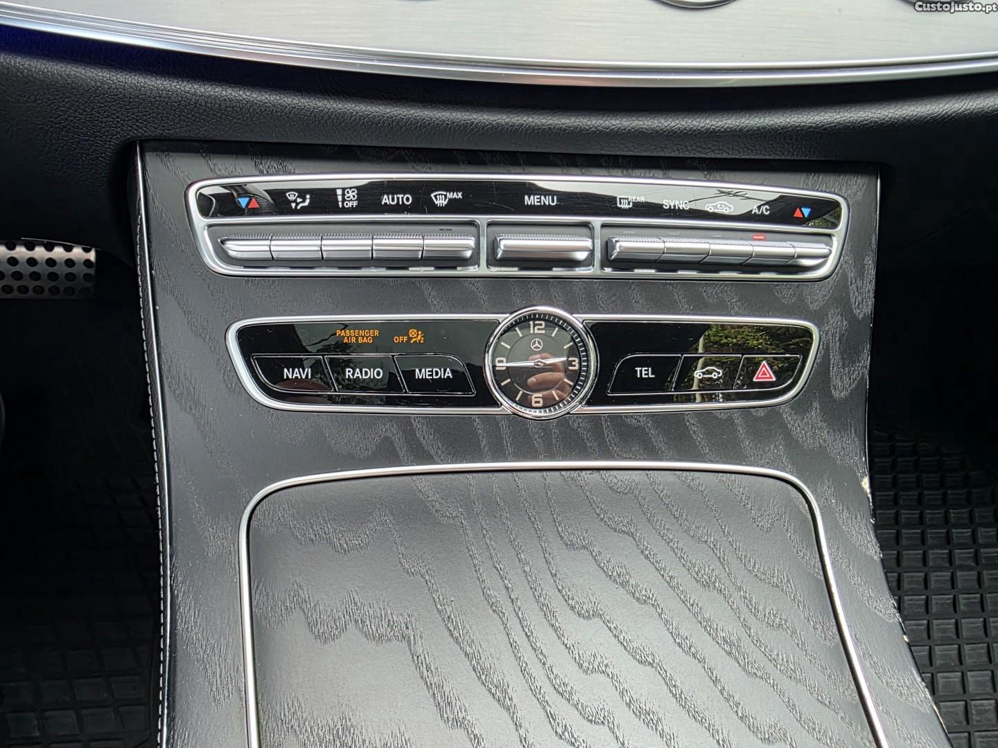 Mercedes-Benz E 220 d AMG Line Aut. — fotografia 28