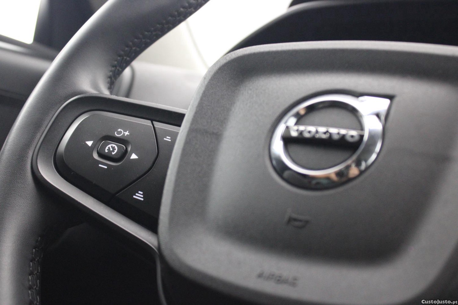 Volvo XC 40 1.5 T2 MOMENTUM CORE — fotografia 29