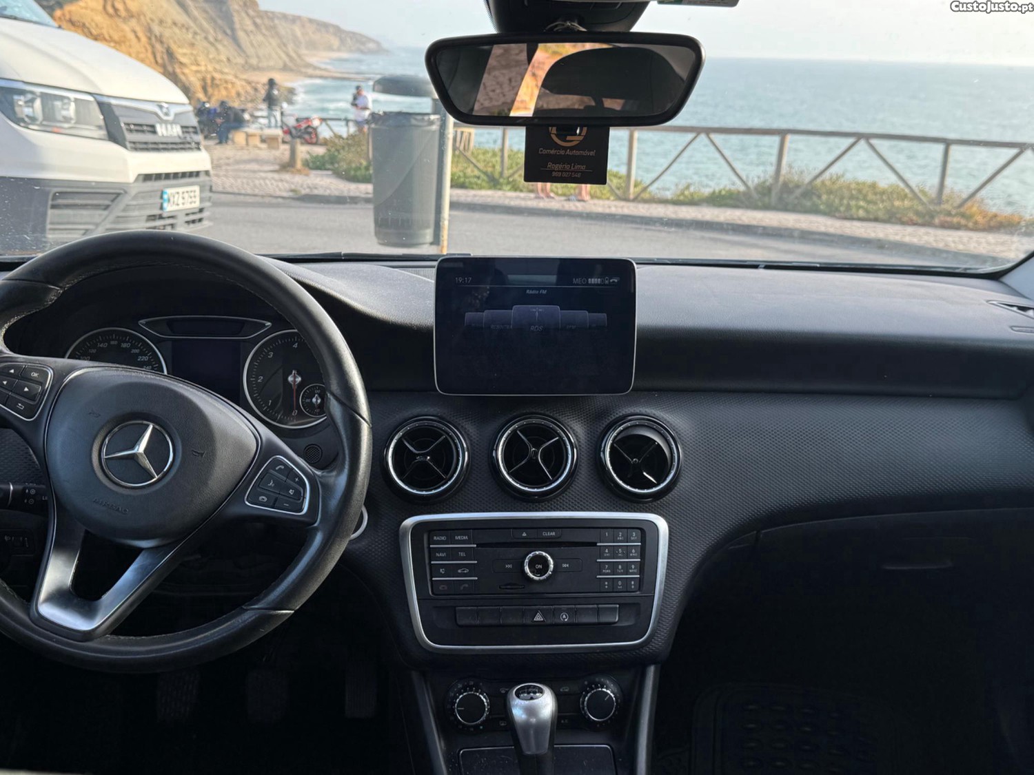 Mercedes-Benz A 180 d blue efficiency — fotografia 6