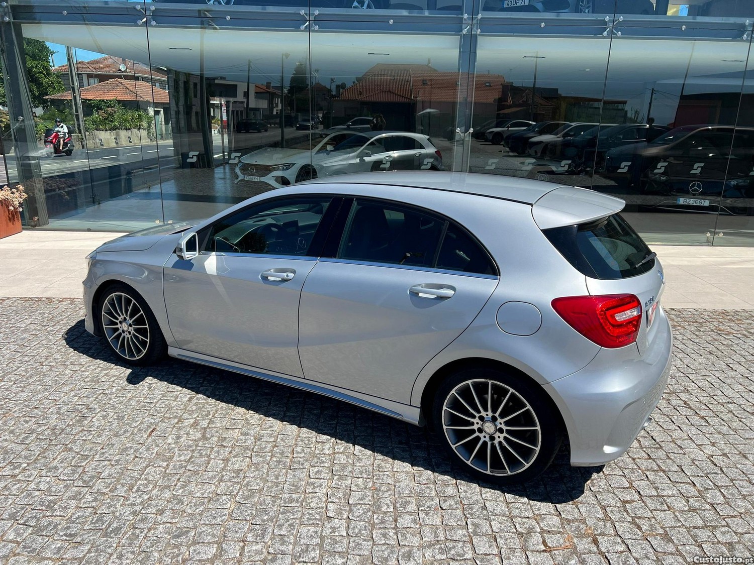 Mercedes-Benz A 180 CDi BlueEfficiency Edition AMG Line — fotografia 22