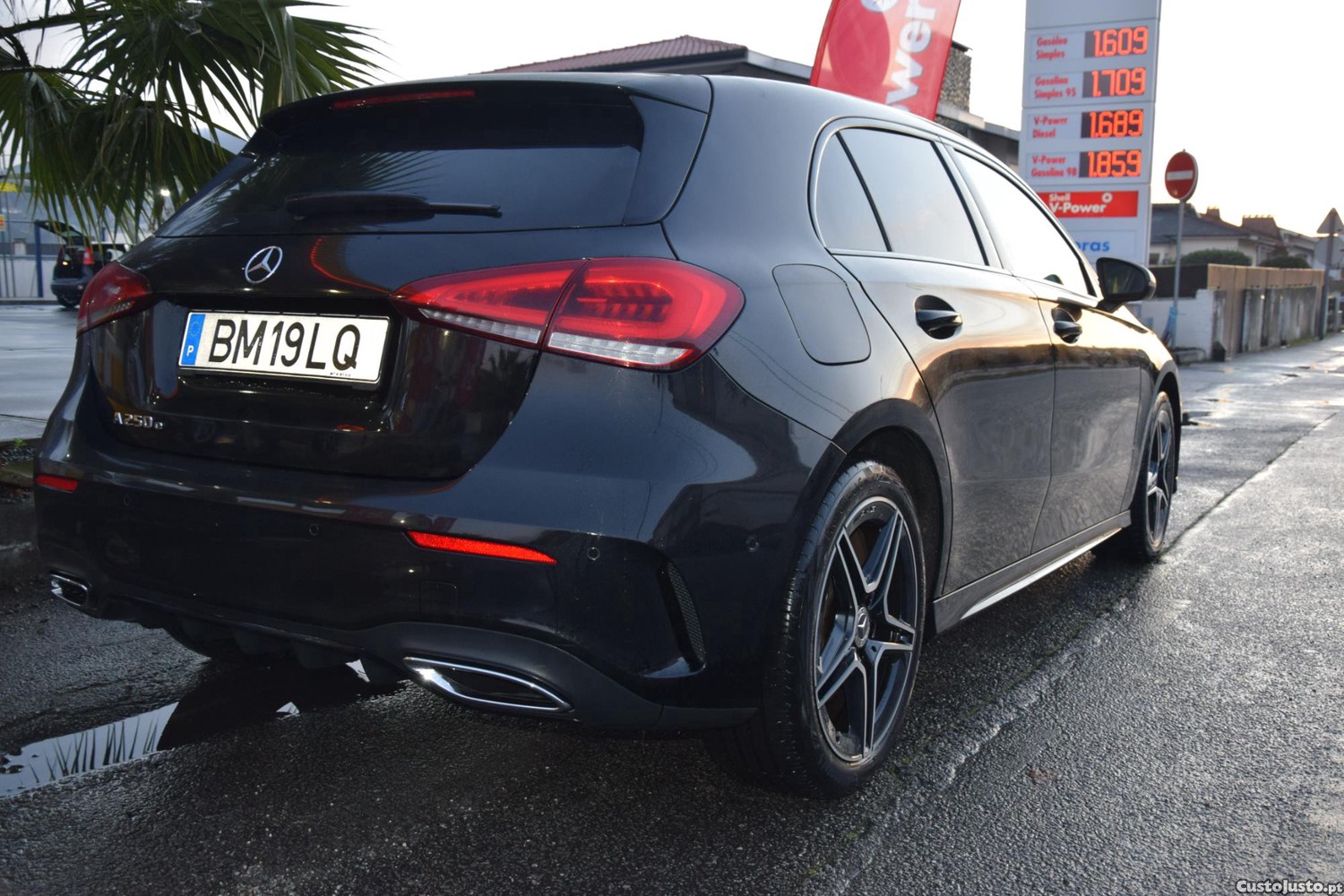 Mercedes-Benz A 250 e -HibridoPlug in 8G-DCT AMG Line Advanced Plus — fotografia 5