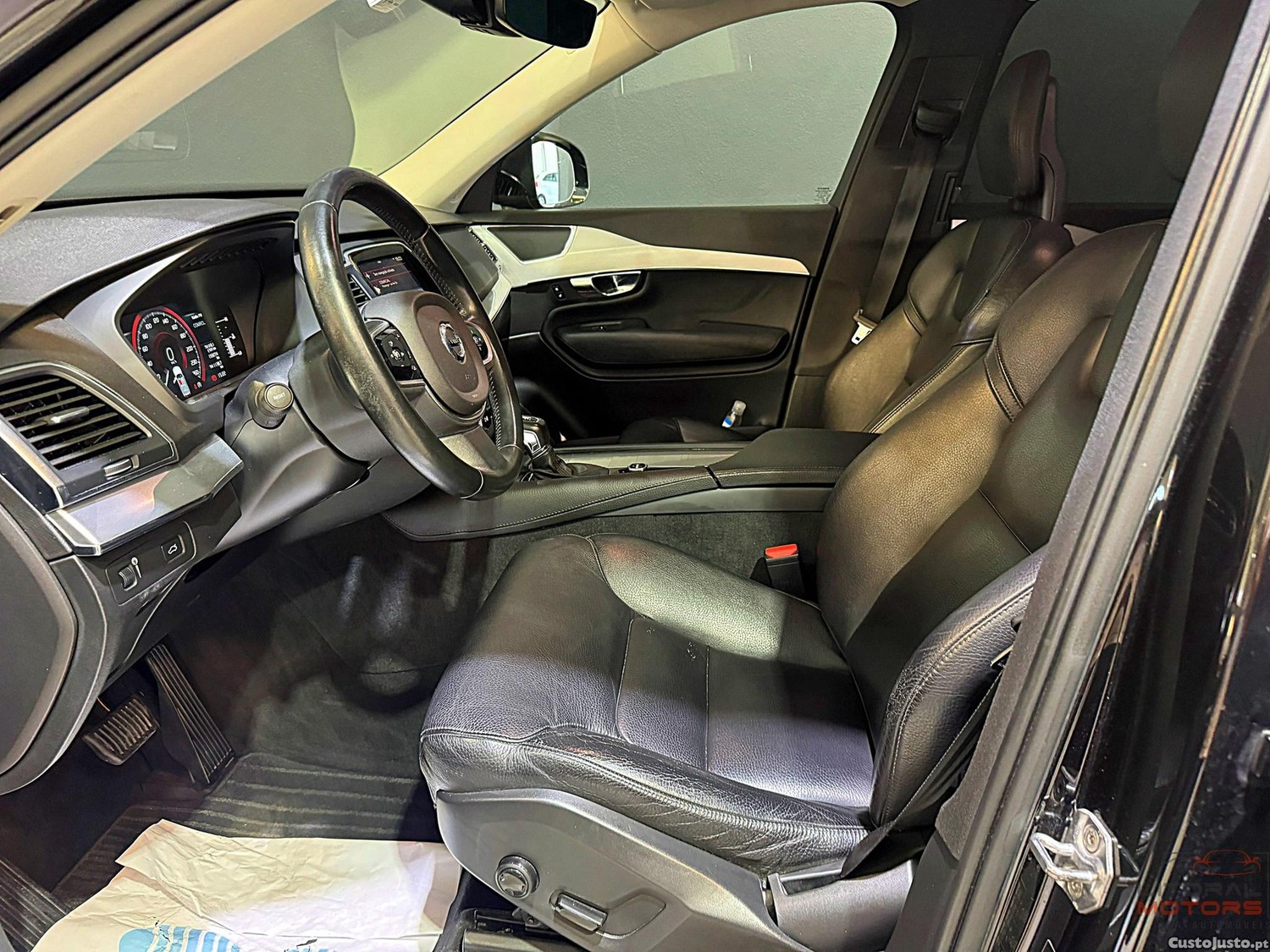 Volvo XC 90 2.0 D4 Momentum — fotografia 10