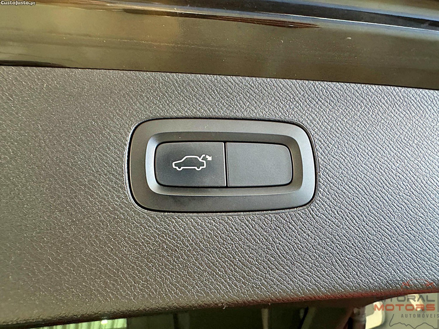 Volvo XC 90 2.0 D4 Momentum — fotografia 15