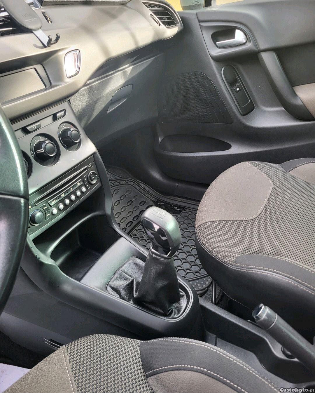 Citroën C3 1.0 VTi Attraction — photo 5
