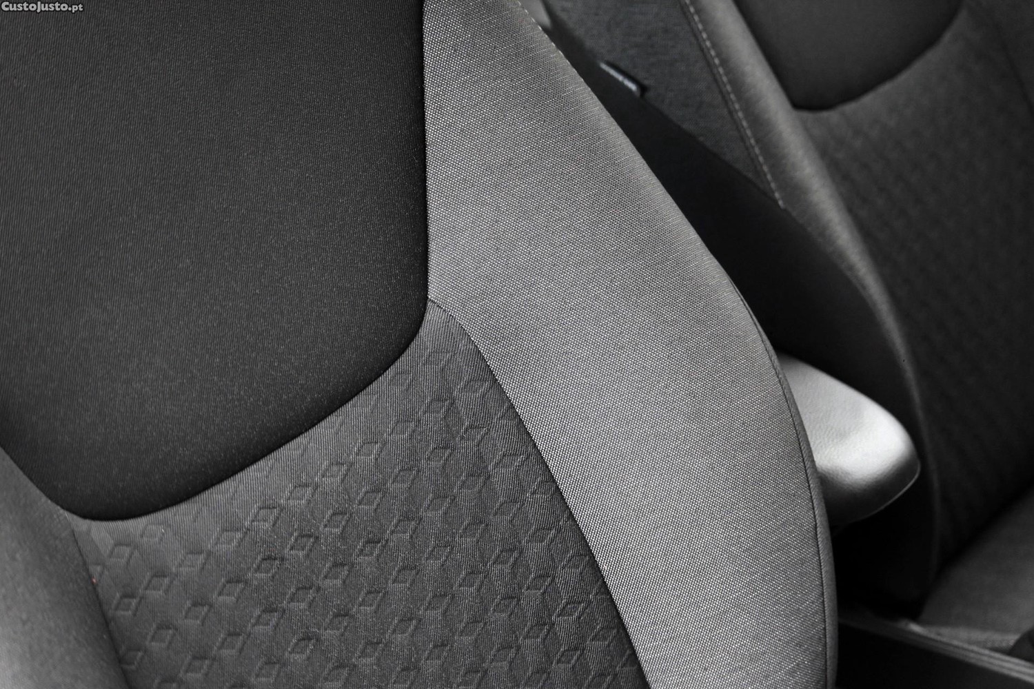 Toyota Yaris 1.5 HDF Comfort — fotografia 11
