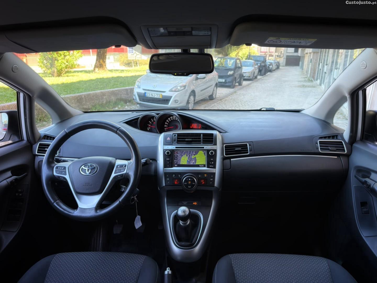Toyota Verso 2.0 D-4D Exclusive+GPS — fotografia 21