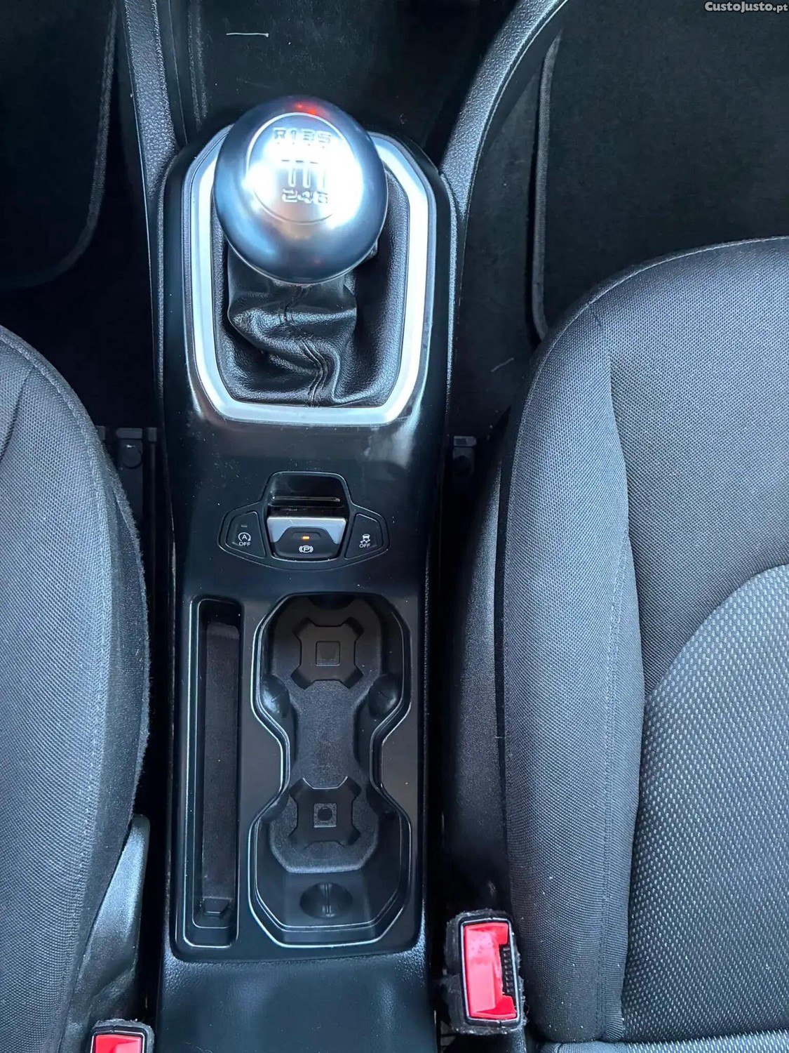 Jeep Renegade 1.0 T Longitude — fotografia 11